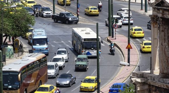 «Καμπανάκι» από τους συγκοινωνιολόγους: Όχι στην αλόγιστη χρήση των ΙΧ, ναι στη βιώσιμη αστική κινητικότητα