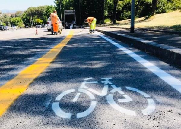 Ποδηλατόδρομοι στη Ρώμη - πηγή εικόνας: https://handshakecycling.eu/news/rome-responds-covid-19-150-kilometres-cycle-routes?fbclid=IwAR0tsjd-amA8eqhPuCUVrB3UOxiqZo2OuZ3NHpFxG-zHWjb7h_M19qTTxs8 